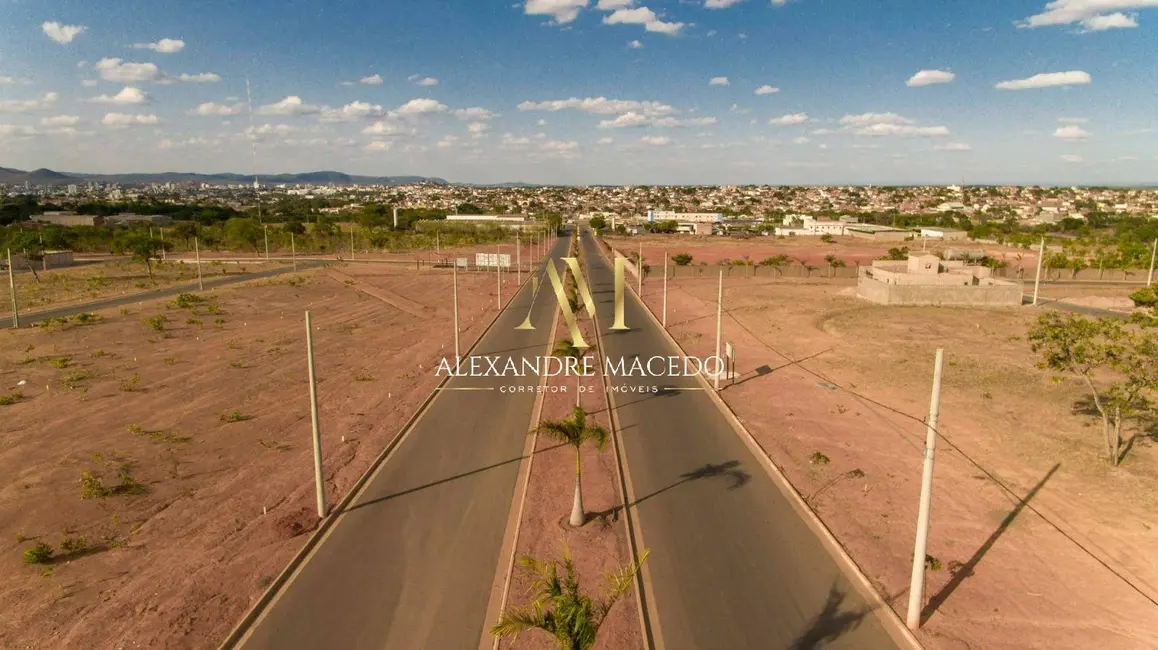 Foto 2 de Terreno / Lote à venda, 200m2 em Montes Claros - MG