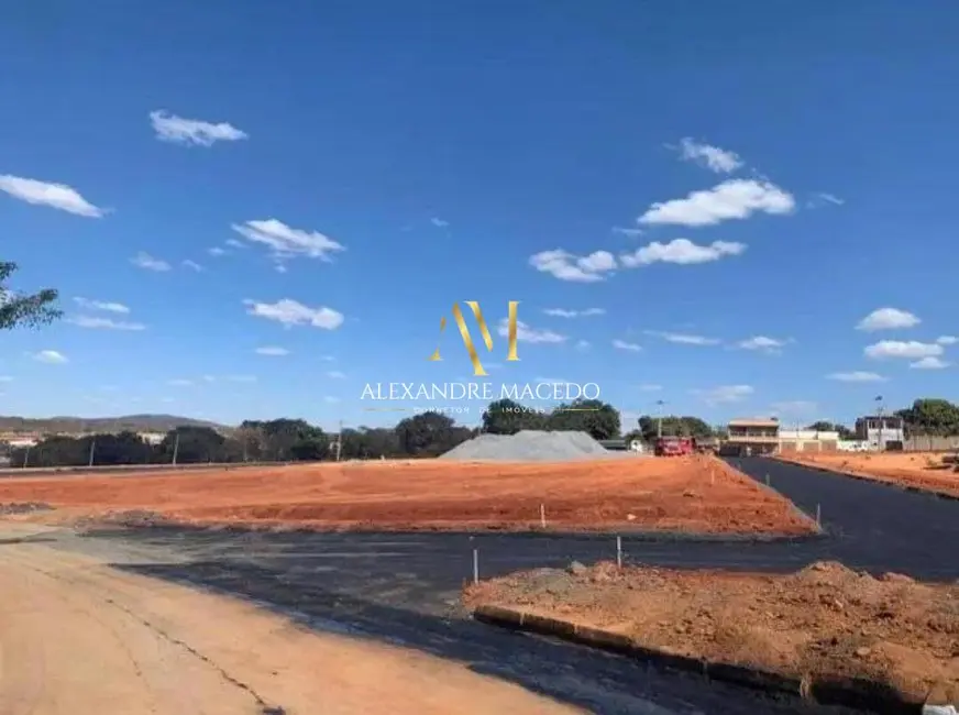 Foto 1 de Terreno / Lote à venda, 180m2 em Delfino Magalhães, Montes Claros - MG