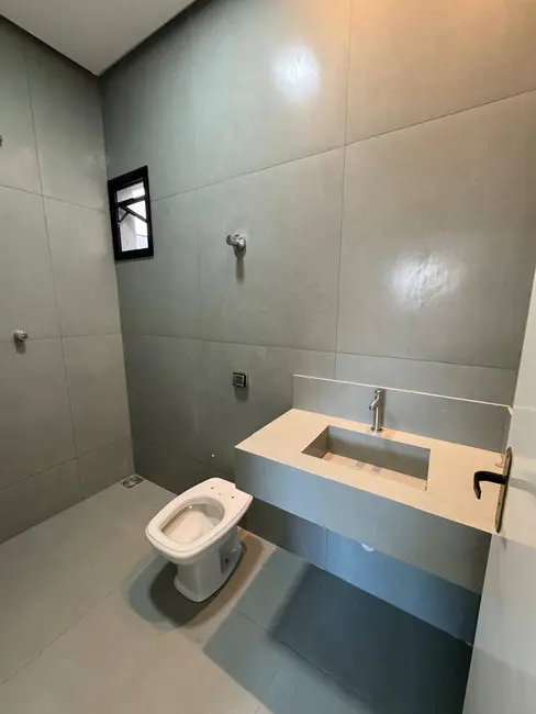 Foto 5 de Casa de Condomínio com 3 quartos à venda, 200m2 em Montes Claros - MG