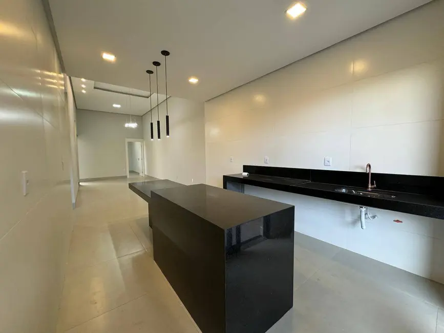 Foto 9 de Casa de Condomínio com 3 quartos à venda, 200m2 em Montes Claros - MG