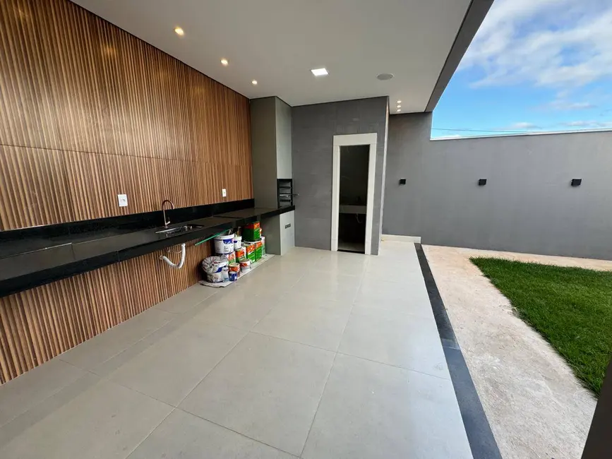 Foto 3 de Casa de Condomínio com 3 quartos à venda, 200m2 em Montes Claros - MG