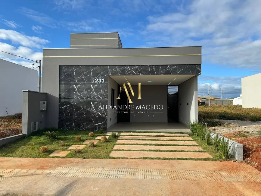 Foto 1 de Casa de Condomínio com 3 quartos à venda, 200m2 em Montes Claros - MG