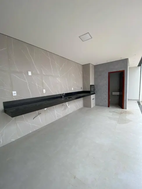 Foto 3 de Casa com 3 quartos à venda, 255m2 em Planalto, Montes Claros - MG