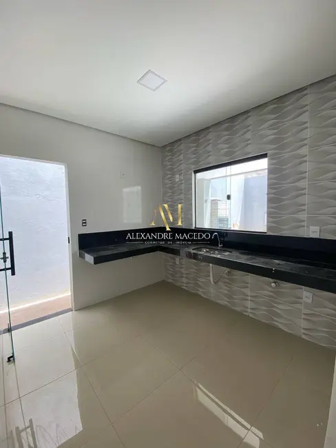 Foto 2 de Casa com 3 quartos à venda, 126m2 em Montes Claros - MG