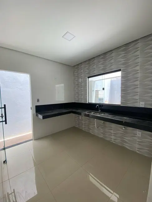 Foto 2 de Casa com 3 quartos à venda, 126m2 em Montes Claros - MG