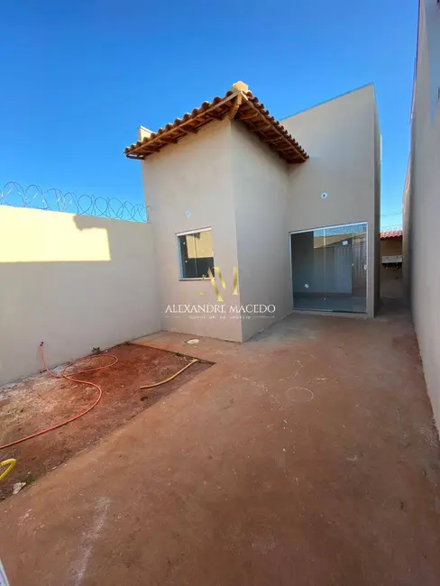 Foto 1 de Casa com 2 quartos à venda, 90m2 em Independência, Montes Claros - MG