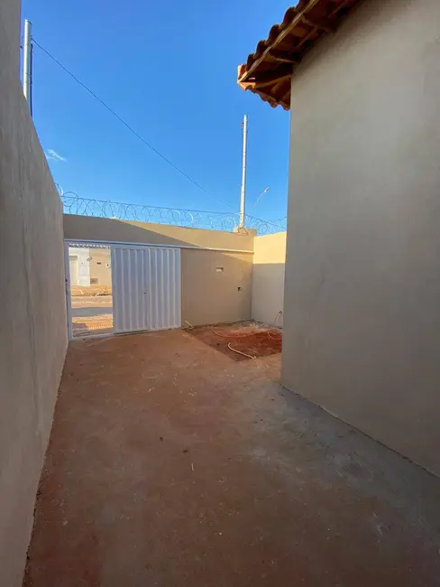 Foto 3 de Casa com 2 quartos à venda, 90m2 em Independência, Montes Claros - MG