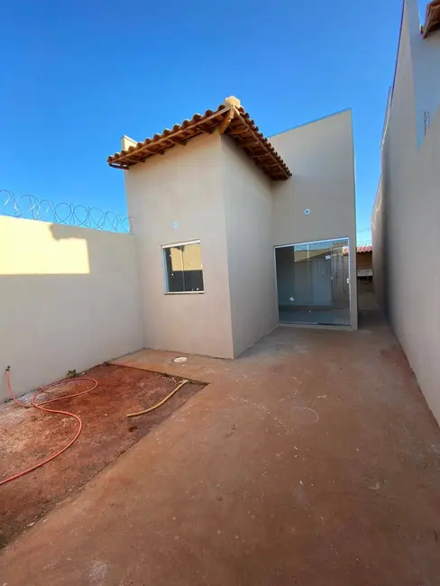 Foto 2 de Casa com 2 quartos à venda, 90m2 em Independência, Montes Claros - MG