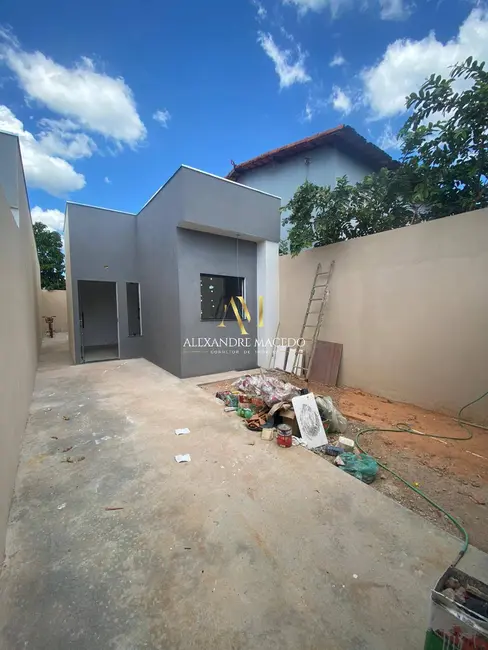 Foto 1 de Casa com 2 quartos à venda, 100m2 em Acácias, Montes Claros - MG