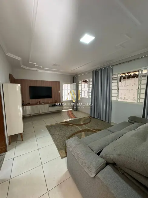 Foto 8 de Casa com 4 quartos à venda, 360m2 em Vera Cruz, Montes Claros - MG