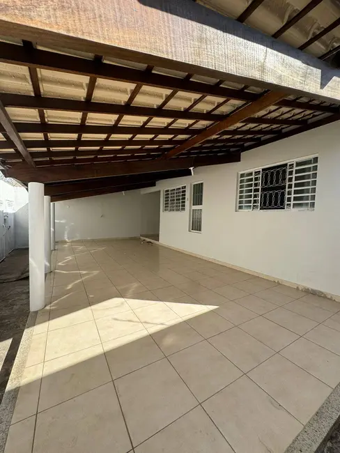 Foto 2 de Casa com 4 quartos à venda, 360m2 em Vera Cruz, Montes Claros - MG