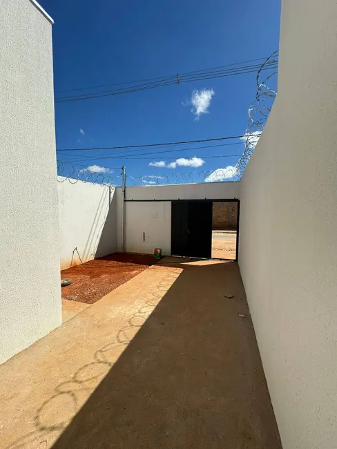 Foto 2 de Casa com 2 quartos à venda, 90m2 em Independência, Montes Claros - MG