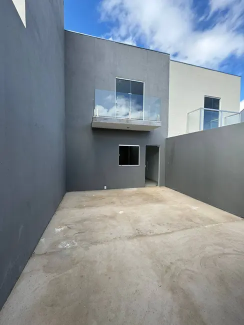 Foto 2 de Sobrado com 2 quartos à venda, 100m2 em Montes Claros - MG