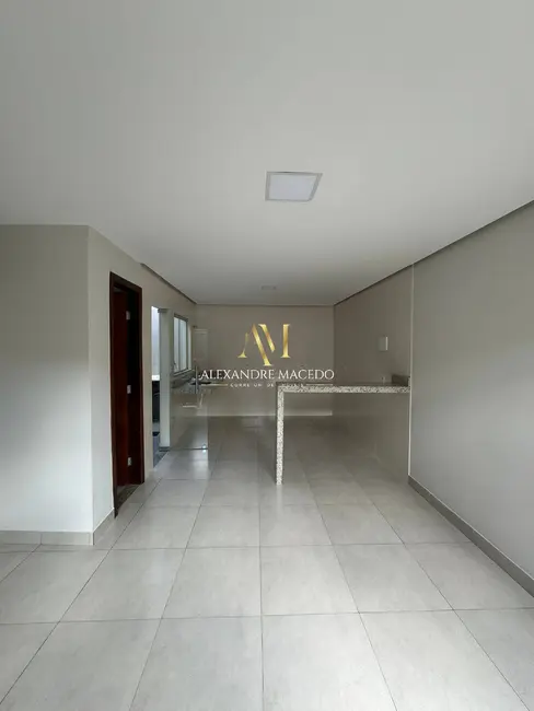 Foto 3 de Sobrado com 2 quartos à venda, 90m2 em Montes Claros - MG