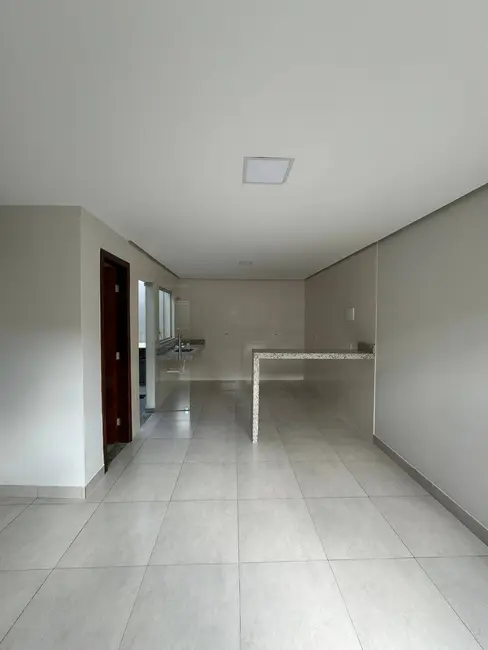 Foto 3 de Sobrado com 2 quartos à venda, 90m2 em Montes Claros - MG