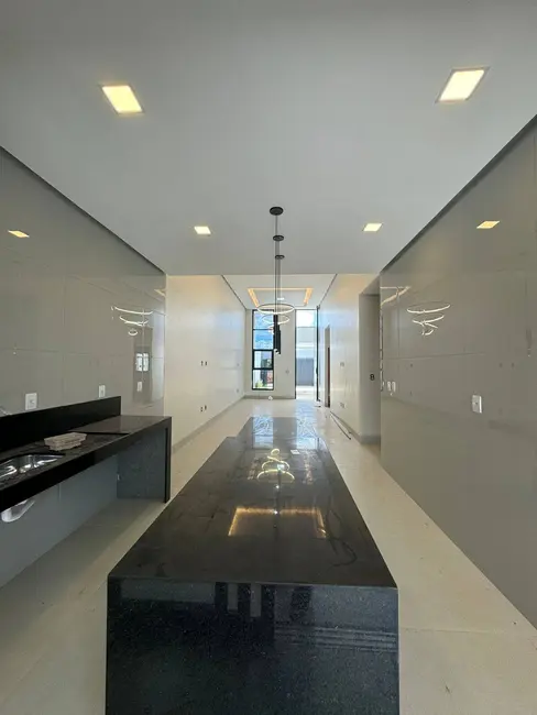 Foto 7 de Casa com 3 quartos à venda, 260m2 em Planalto, Montes Claros - MG