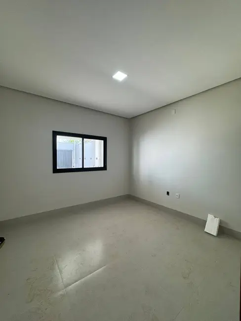 Foto 3 de Casa com 3 quartos à venda, 260m2 em Planalto, Montes Claros - MG