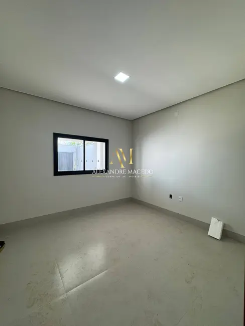 Foto 3 de Casa com 3 quartos à venda, 260m2 em Planalto, Montes Claros - MG