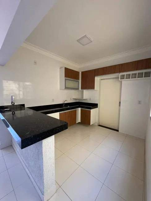 Foto 2 de Apartamento com 3 quartos à venda, 102m2 em Planalto, Montes Claros - MG