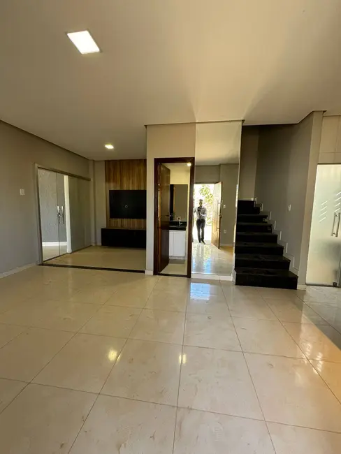 Foto 4 de Casa com 3 quartos à venda em Belvedere, Montes Claros - MG