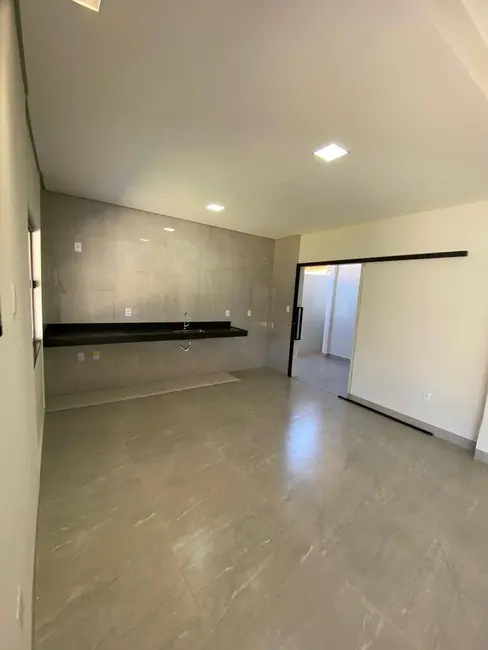 Foto 3 de Casa com 3 quartos à venda, 400m2 em Montes Claros - MG