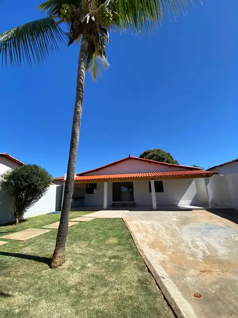 Foto 2 de Casa com 3 quartos à venda, 400m2 em Montes Claros - MG