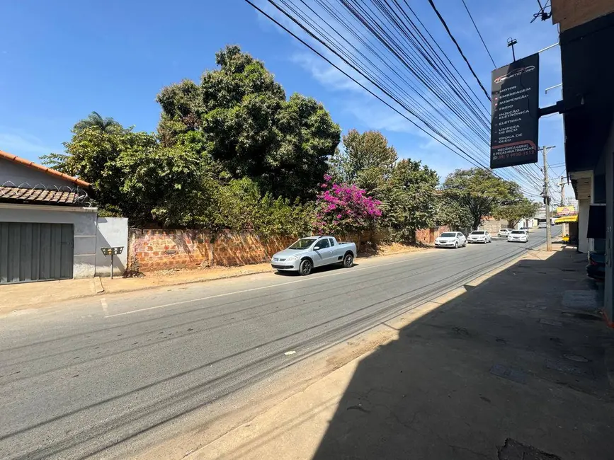 Foto 1 de Terreno / Lote à venda, 992m2 em Vila Exposição, Montes Claros - MG