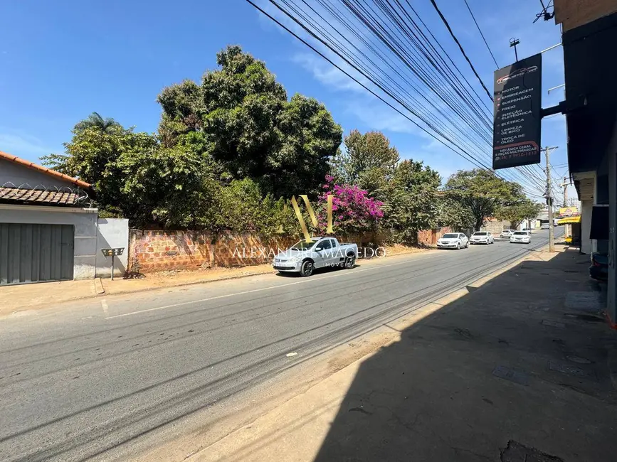 Foto 1 de Terreno / Lote à venda, 992m2 em Vila Exposição, Montes Claros - MG