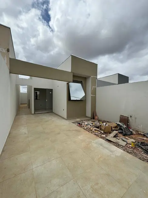 Foto 1 de Casa com 3 quartos à venda, 100m2 em Montes Claros - MG