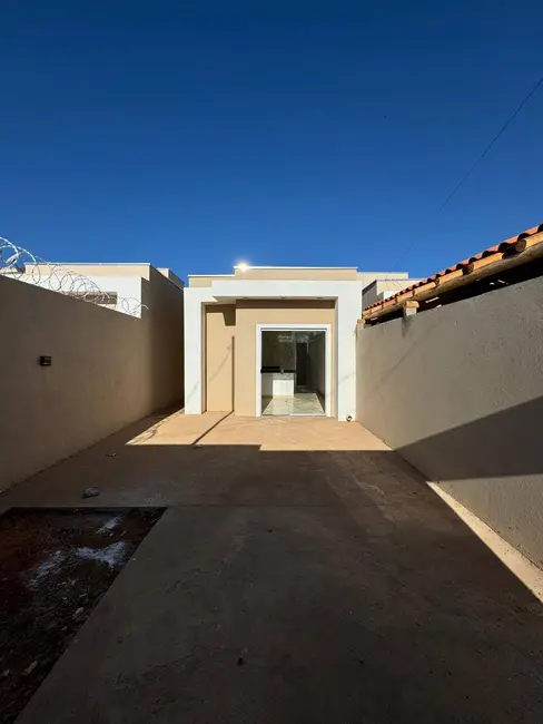 Foto 2 de Casa com 2 quartos à venda, 100m2 em Delfino Magalhães, Montes Claros - MG