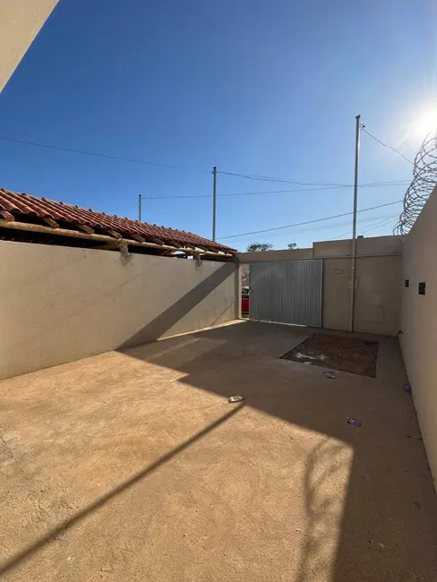 Foto 9 de Casa com 2 quartos à venda, 100m2 em Delfino Magalhães, Montes Claros - MG