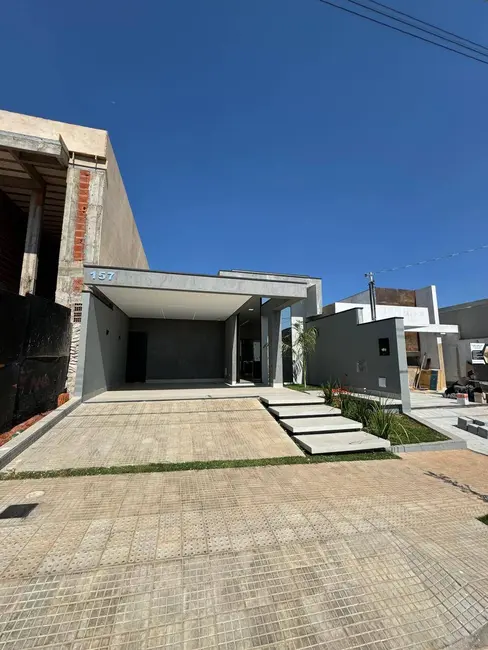 Foto 3 de Casa de Condomínio com 3 quartos à venda, 200m2 em Montes Claros - MG