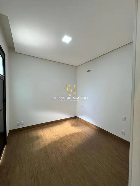 Foto 9 de Casa de Condomínio com 3 quartos à venda, 200m2 em Montes Claros - MG