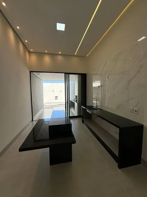 Foto 8 de Casa de Condomínio com 3 quartos à venda, 200m2 em Montes Claros - MG