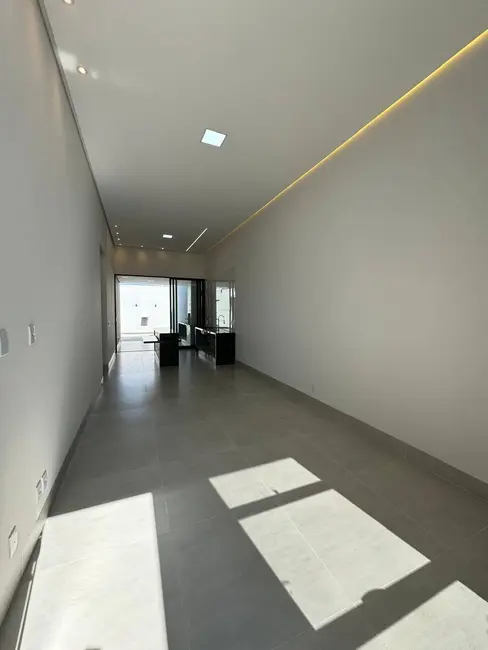 Foto 2 de Casa de Condomínio com 3 quartos à venda, 200m2 em Montes Claros - MG