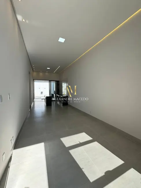 Foto 2 de Casa de Condomínio com 3 quartos à venda, 200m2 em Montes Claros - MG