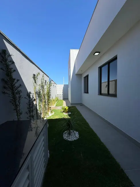Foto 4 de Casa de Condomínio com 3 quartos à venda, 200m2 em Montes Claros - MG