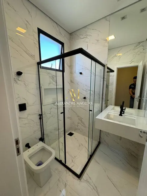 Foto 6 de Casa de Condomínio com 3 quartos à venda, 200m2 em Montes Claros - MG