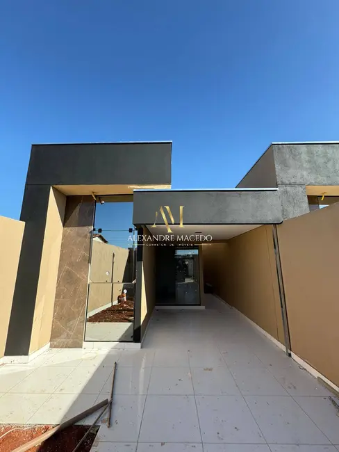 Foto 2 de Casa com 2 quartos à venda, 110m2 em Montes Claros - MG