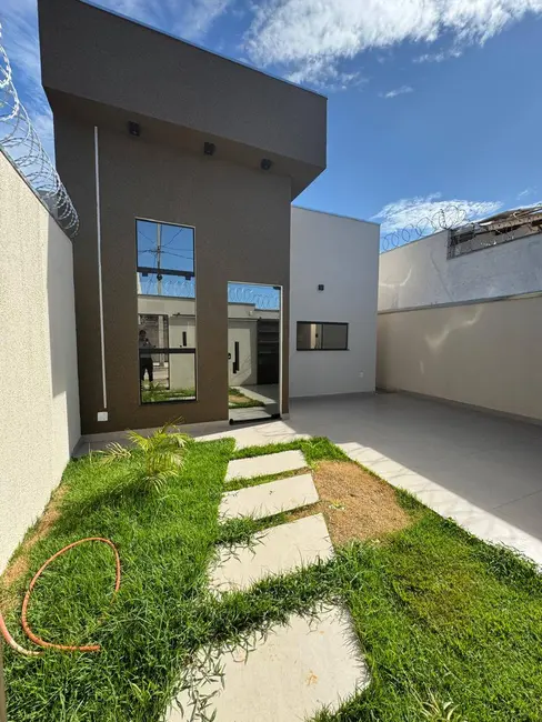 Foto 1 de Casa com 3 quartos à venda, 126m2 em Independência, Montes Claros - MG