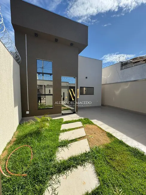 Foto 1 de Casa com 3 quartos à venda, 126m2 em Independência, Montes Claros - MG