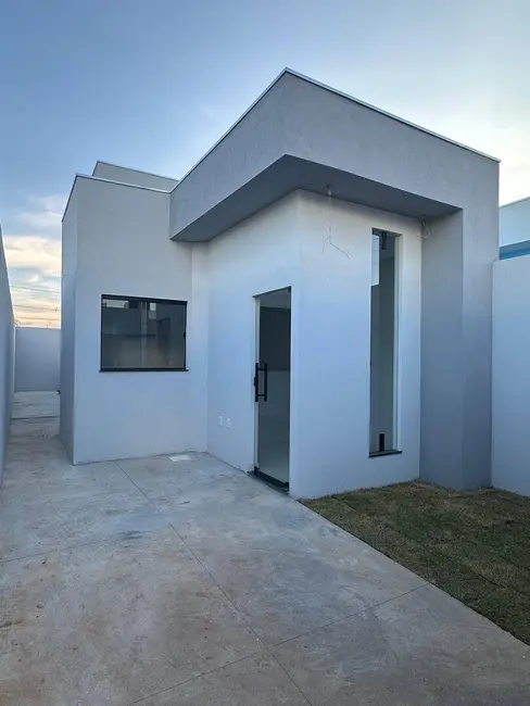 Foto 1 de Casa com 3 quartos à venda, 100m2 em Independência, Montes Claros - MG