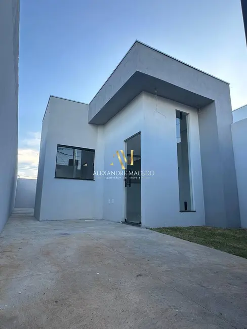 Casa com 3 quartos à venda, 100m2 em Independência, Montes Claros - MG - imagem 5 Foto 5 de Casa com 3 quartos à venda, 100m2 em Independência, Montes Claros - MG