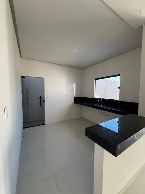 Foto 6 de Casa com 3 quartos à venda em Montes Claros - MG