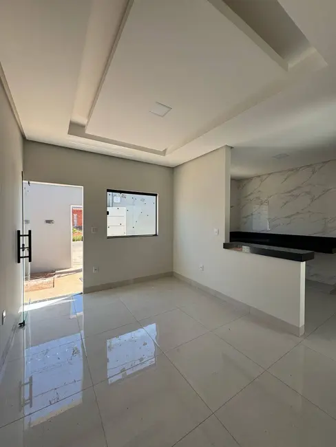 Foto 1 de Casa com 3 quartos à venda, 60m2 em Montes Claros - MG