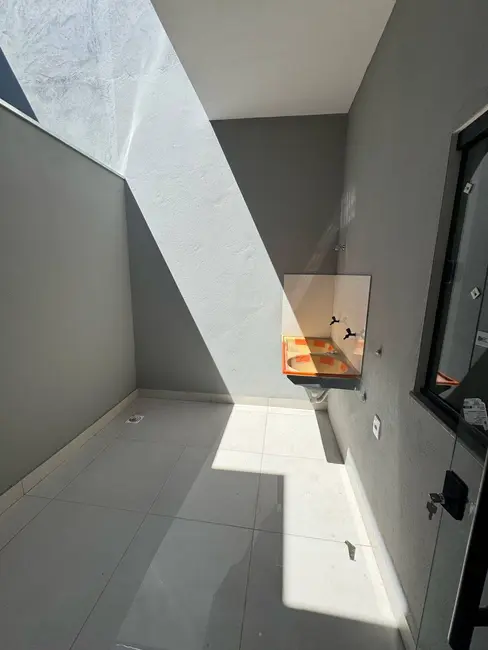 Foto 2 de Casa com 3 quartos à venda, 60m2 em Montes Claros - MG