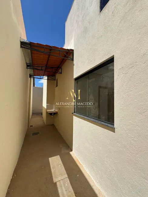 Foto 2 de Casa com 3 quartos à venda, 126m2 em Montes Claros - MG