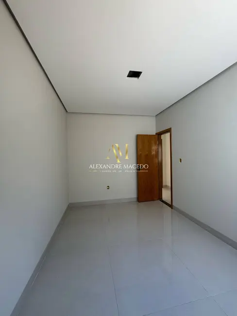 Foto 3 de Casa com 3 quartos à venda, 126m2 em Montes Claros - MG