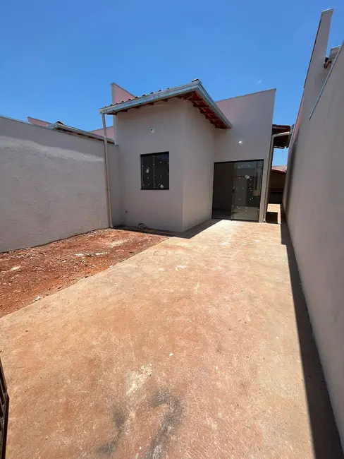 Foto 1 de Casa com 2 quartos à venda, 90m2 em Independência, Montes Claros - MG