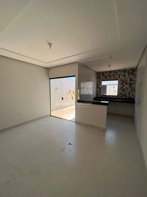 Foto 3 de Casa com 2 quartos à venda, 90m2 em Independência, Montes Claros - MG
